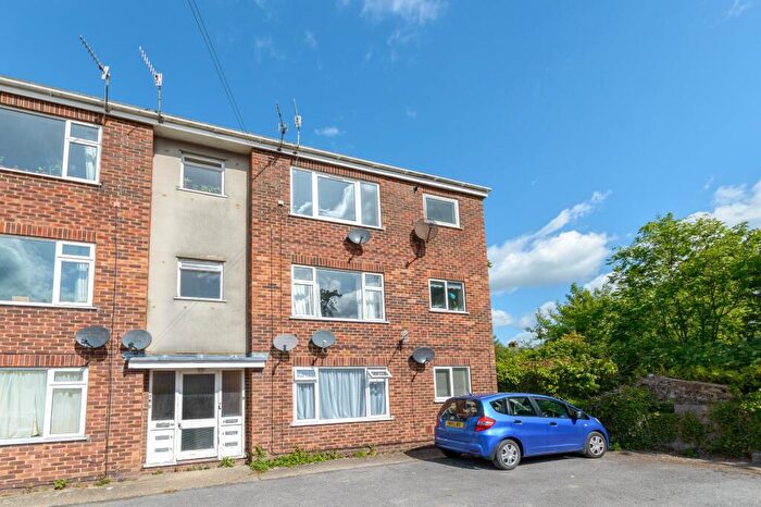 2 Bedroom Property To Rent In Centurion Close, Salisbury, SP2