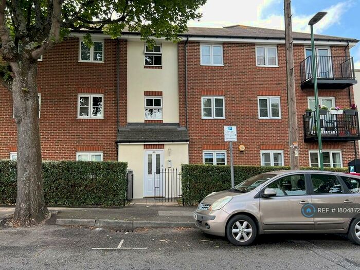 2 Bedroom Flat To Rent In Nightingale Court, Sutton, SM1