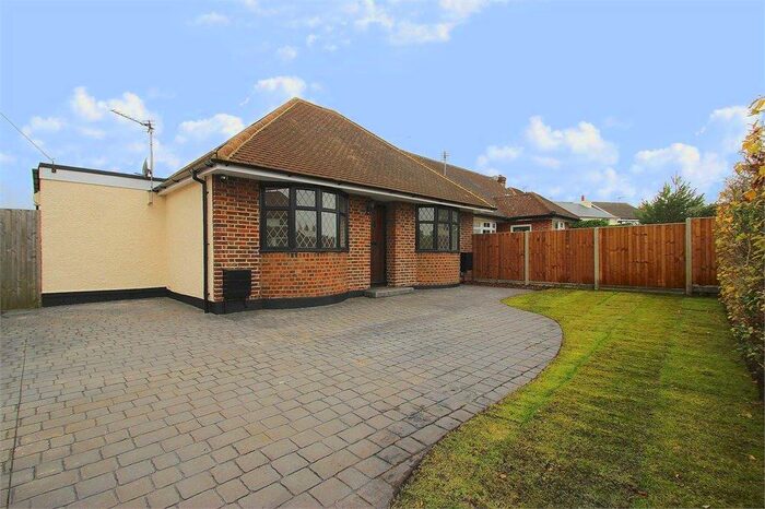 3 Bedroom Detached Bungalow To Rent In Swallow Street, Iver Heath, SL0