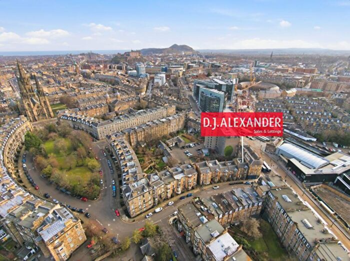 2 Bedroom Flat For Sale In F Rosebery Crescent, Edinburgh, EH12