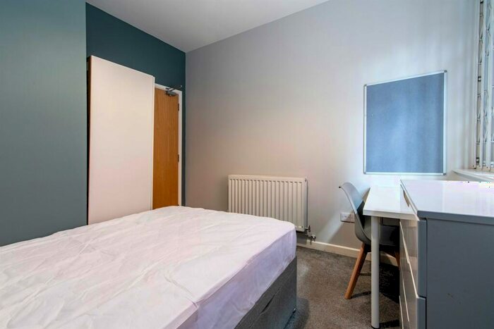 1 Bedroom Apartment To Rent In Room, Varsity Lace Market, NG1