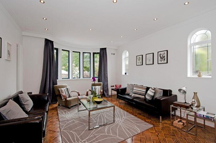 5 Bedroom Flat To Rent In Hermitage Lane, Hampstead, London, NW2