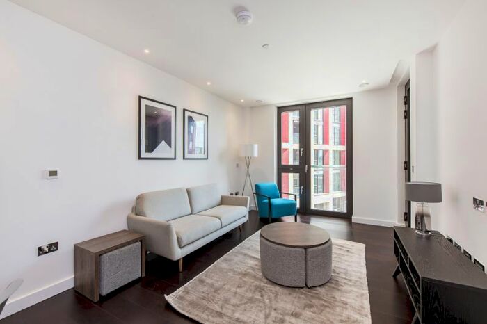 2 Bedroom Flat For Sale In Haines House, Charles Clowes Walk, SW11