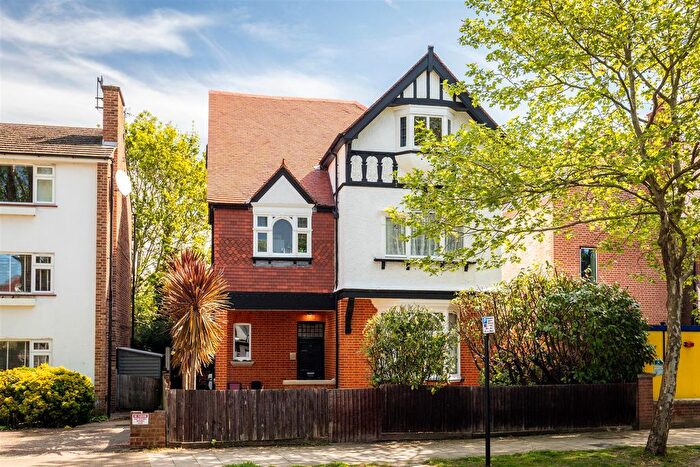1 Bedroom Flat For Sale In Spencer Road, W4