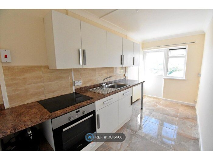 1 Bedroom Flat To Rent In The Hendre Flats, Brynmawr, Wales, NP23
