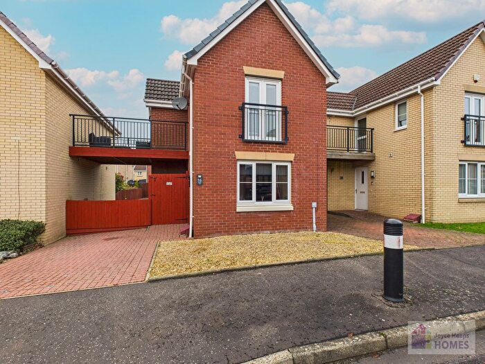 2 Bedroom Link Detached House For Sale In Wattle Lane, Ballerup Village, East Kilbride, G75