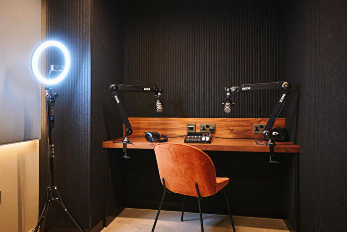 1 Bedroom Flat To Rent In Apo The Holloway, Blucher Street, Birmingham, B1