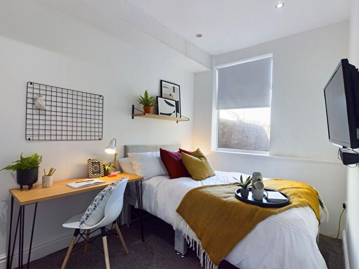 5 Bedroom Flat To Rent In Hall Lane, Liverpool, L7
