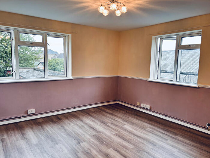 1 Bedroom Flat To Rent In Charlotte Road Dagenham, RM10