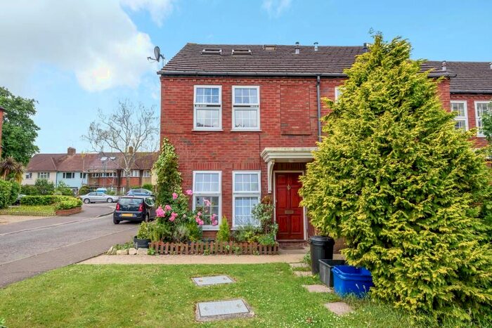 2 Bedroom Terraced House To Rent In Park Crescent, Twickenham, TW2