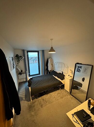 1 Bedroom Flat To Rent In Mitcham Road, London, SW17