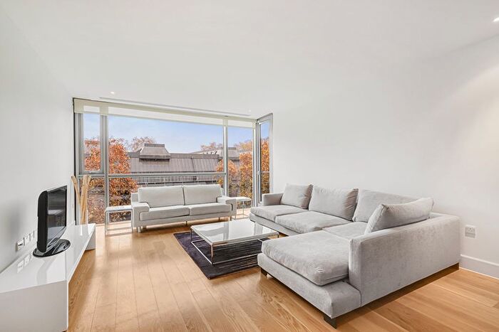 2 Bedroom Flat To Rent In The Knightsbridge Apartments, Knightsbridge, SW7