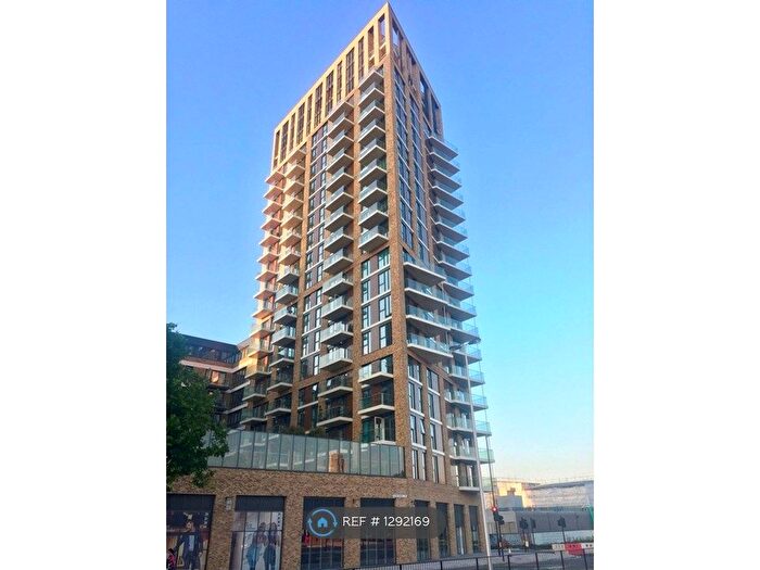 2 Bedroom Flat To Rent In Duncombe House, London, SE18