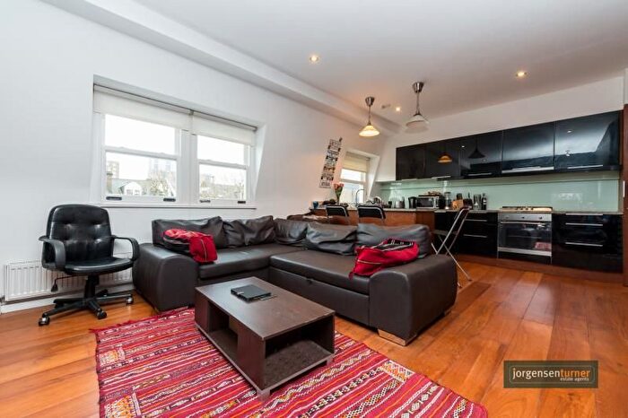 3 Bedroom Flat To Rent In Brondesbury Road, Queens Park, NW6