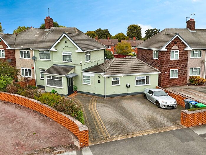 4 Bedroom Semi-detached House For Sale In Woden Road North, Wednesbury, Wednesbury, WS10
