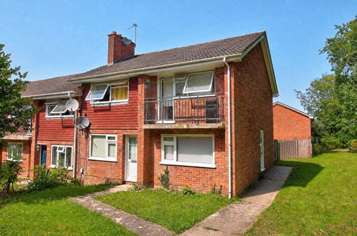 2 Bedroom Maisonette For Sale In Elgar Close, Basingstoke, RG22