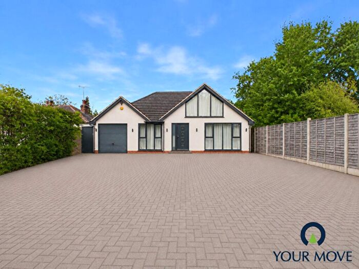5 Bedroom Bungalow For Sale In Creynolds Lane, Cheswick Green, Solihull, West Midlands, B90