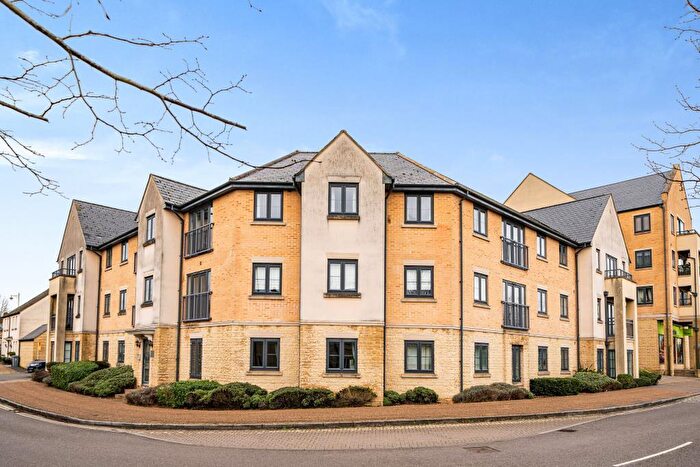 2 Bedroom Flat For Sale In Carterton, Oxfordshire, OX18