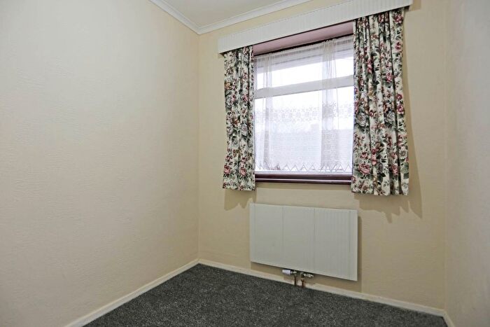 4 Bedroom Semi-Detached House To Rent In Lovell Walk, Elm Park, Rainham, RM13