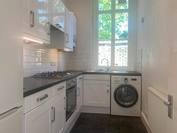 2 Bedroom Flat To Rent In Sydenham Hill, London, SE26
