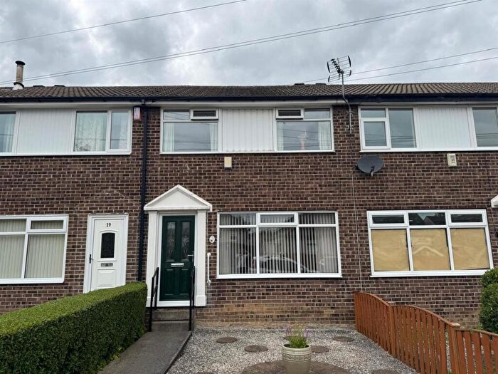 3 Bedroom Terraced House For Sale In Moorcroft Drive, Birkenshaw, Bradford, BD4