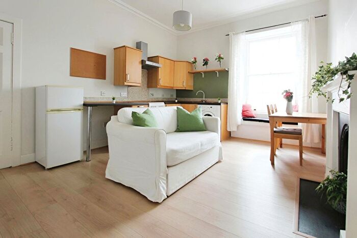 1 Bedroom Flat To Rent In Hamilton Place, Edinburgh, EH3