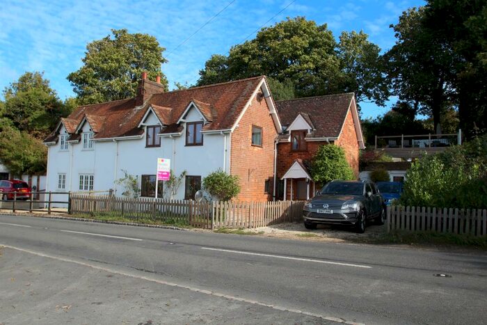 4 Bedroom Character Property For Sale In Missenden Road, Aylesbury, HP17