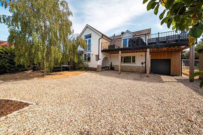 5 Bedroom Detached House For Sale In White Hart Lane, Tadley, RG26