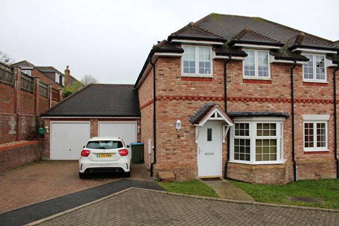 3 Bedroom Semi Detached House To Rent In Horseshoe Close, Findon, BN14