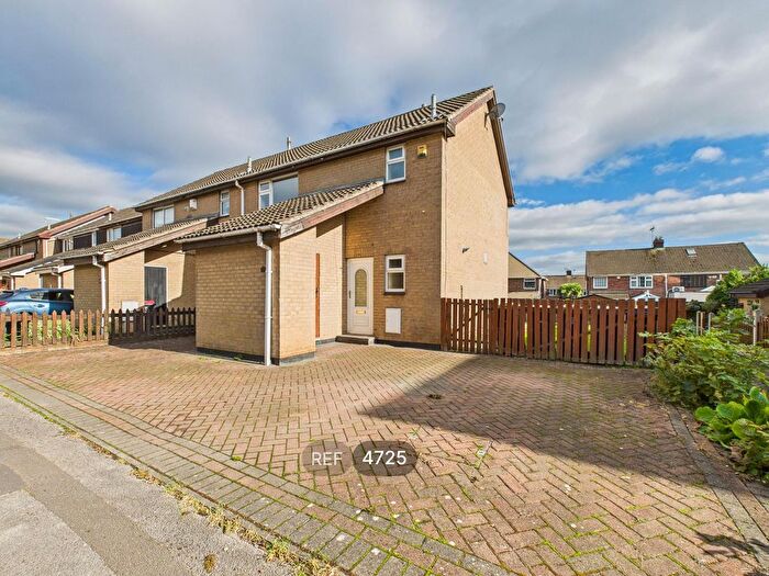 3 Bedroom End Of Terrace House To Rent In Lancaster Road, Nottingham, NG15