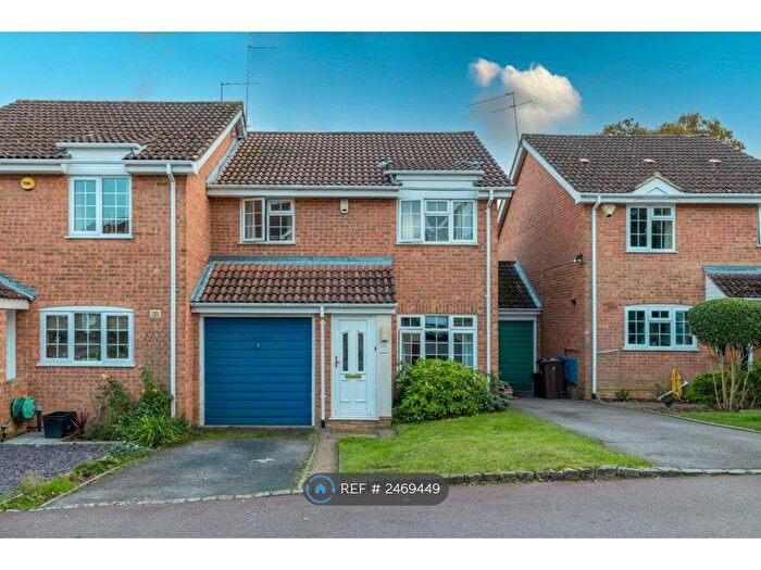 3 Bedroom Semi-Detached House To Rent In Heacham Close, Lower Earley, Reading, RG6
