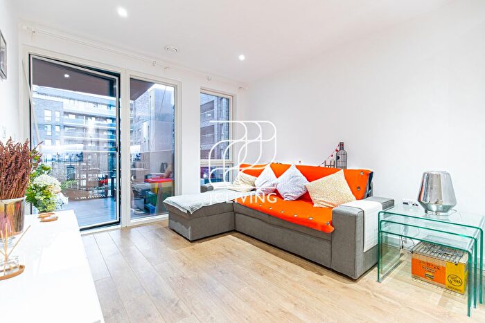 3 Bedroom Flat To Rent In Otter Close, London, E15