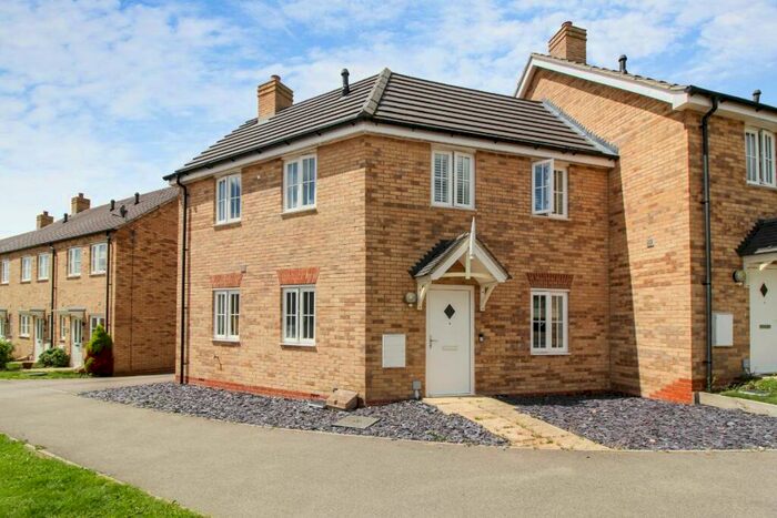 2 Bedroom Semi-Detached House To Rent In Markham Rise, Bedford, MK41