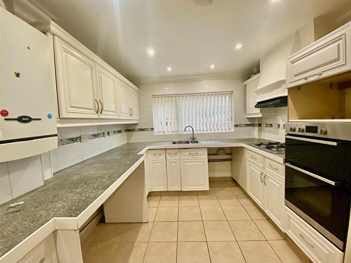 3 Bedroom End Terrace House For Sale In Fellowes Gardens, Peterborough, PE2