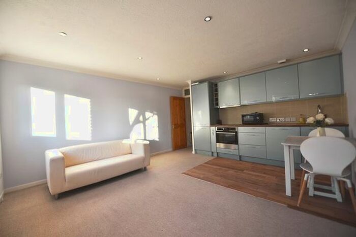 1 Bedroom Flat To Rent In Milford Mews, Streatham, London, SW16