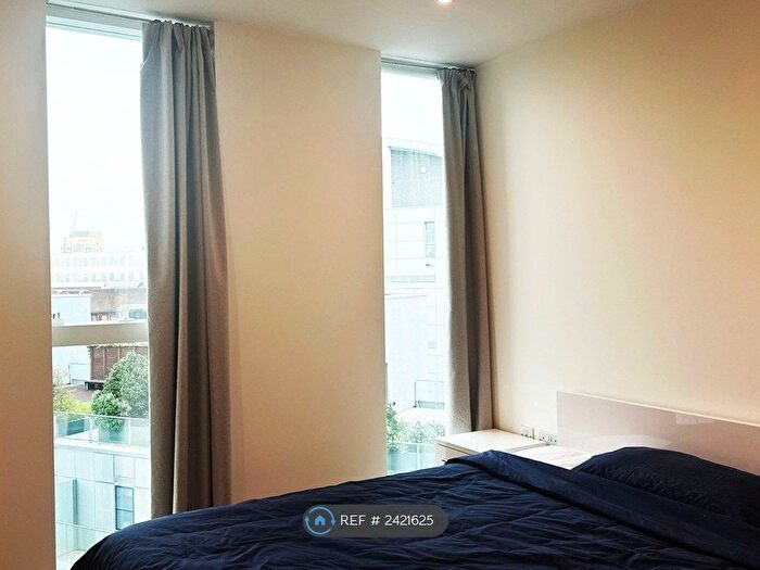 2 Bedroom Flat To Rent In Tennyson Apartments, Croydon, CR0