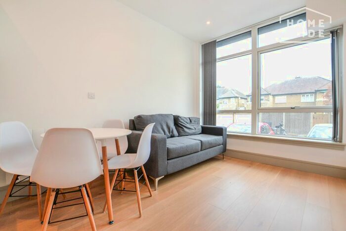2 Bedroom Flat To Rent In Broad House, Harrow, HA2