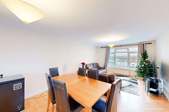 2 Bedroom Flat To Rent In Caburn Court, Crawley, RH11