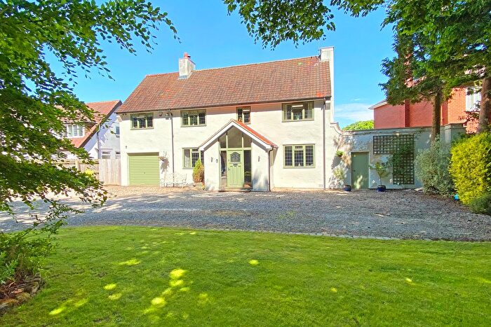 5 Bedroom Detached House To Rent In Hookstone Drive, Harrogate, HG2