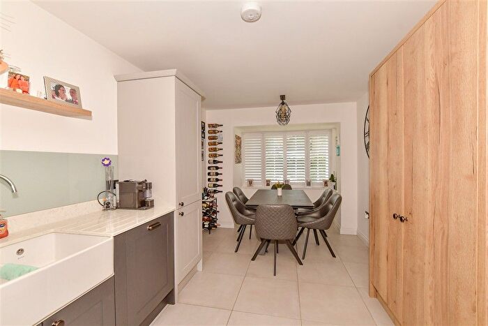 3 Bedroom Semi-Detached House For Sale In Wheel Mews, Westwell, Ashford, Kent, TN25