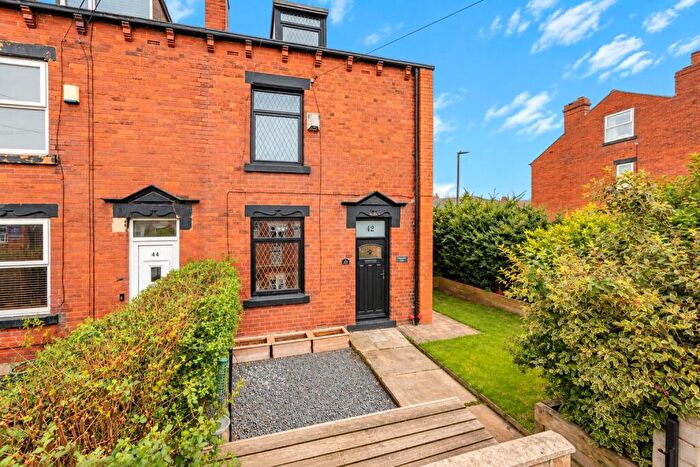 3 Bedroom End Of Terrace House For Sale In Haigh Road, Rothwell, Leeds, West Yorkshire, LS26