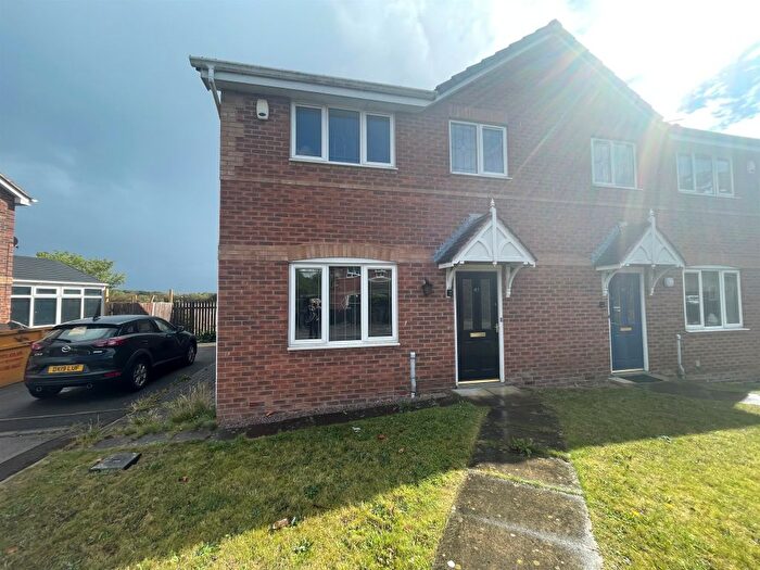 3 Bedroom Semi-Detached House For Sale In Briary Close, Wakefield, WF1