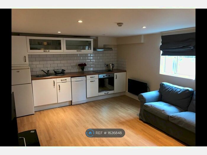 1 Bedroom Flat To Rent In Zinzan Street, Reading, RG1