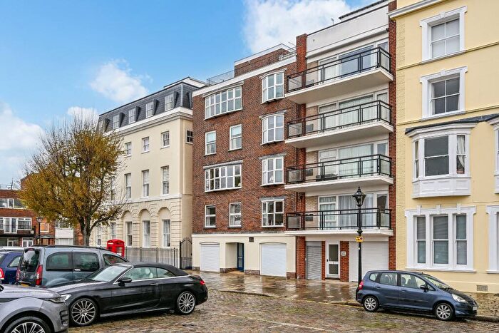 3 Bedroom Apartment For Sale In Grand Parade, Old Portsmouth, PO1