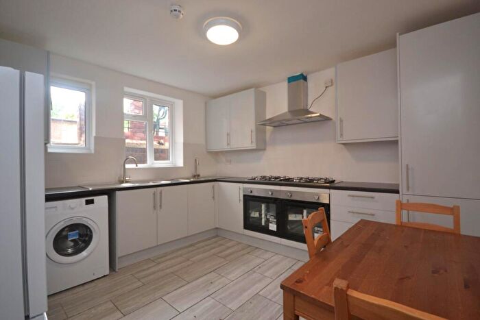 8 Bedroom End Of Terrace House To Rent In Erleigh Road, Reading, RG1