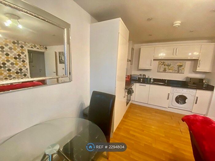 2 Bedroom Flat To Rent In West Point, Derby, DE1