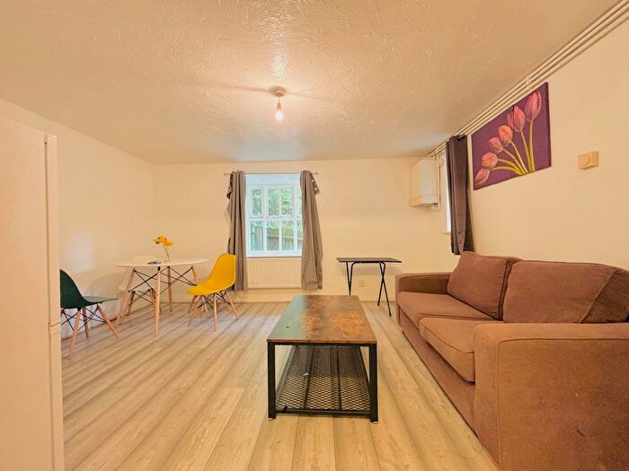 1 Bedroom Flat To Rent In Collier Close, Beckton, London, E6