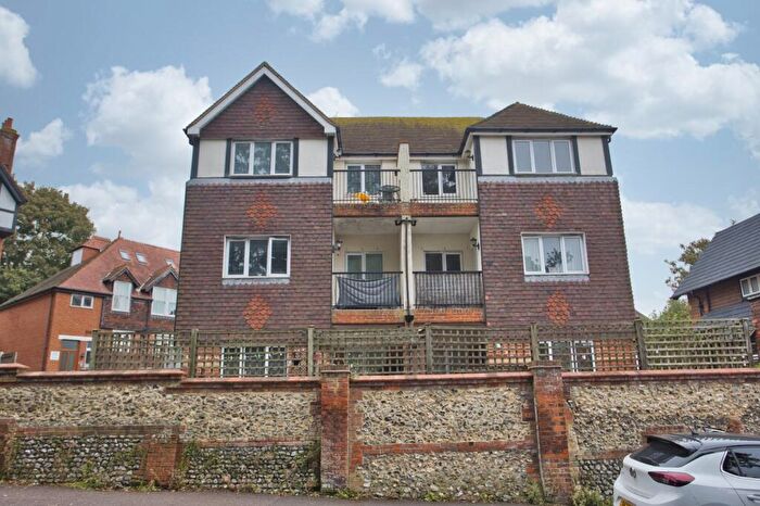 2 Bedroom Flat For Sale In Park Avenue, Dover, Kent, CT16