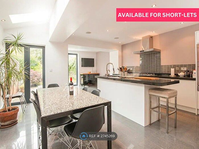 4 Bedroom Terraced House To Rent In Plasturton Avenue, Cardiff, CF11