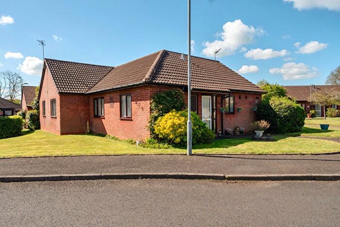 2 Bedroom Retirement Property For Sale In Plymouth Close, Redditch, B97